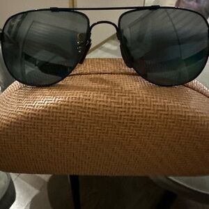 MAUI JIM SUNGLASSES AMAZING DEAL EXCELLENT CONDITION